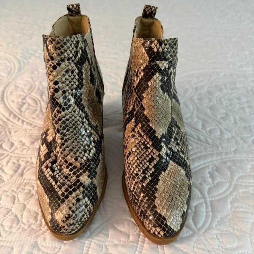 Altar'd‎ State Snakeskin print ankle boots size 6
